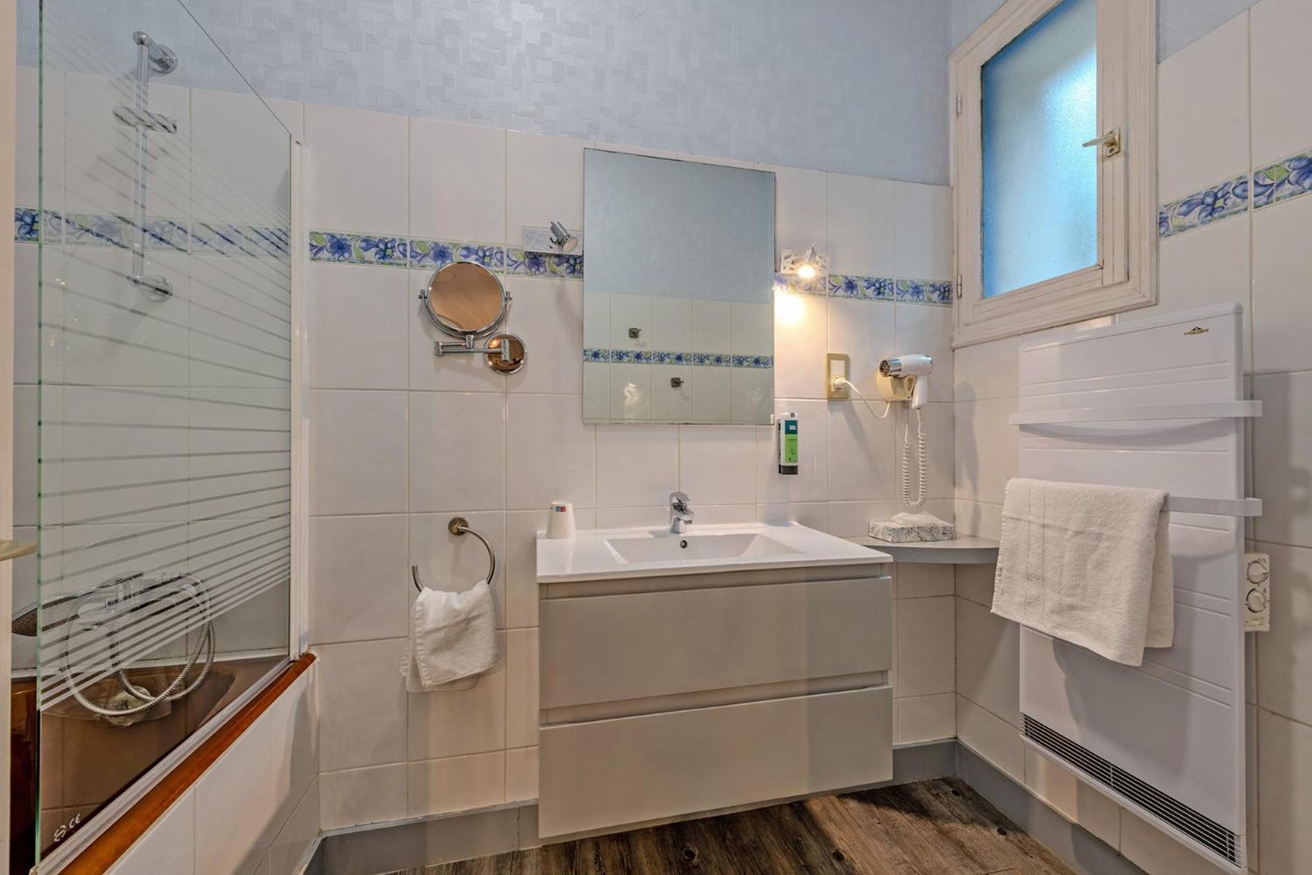 Logis Hotel De La Corniche Брест Екстериор снимка