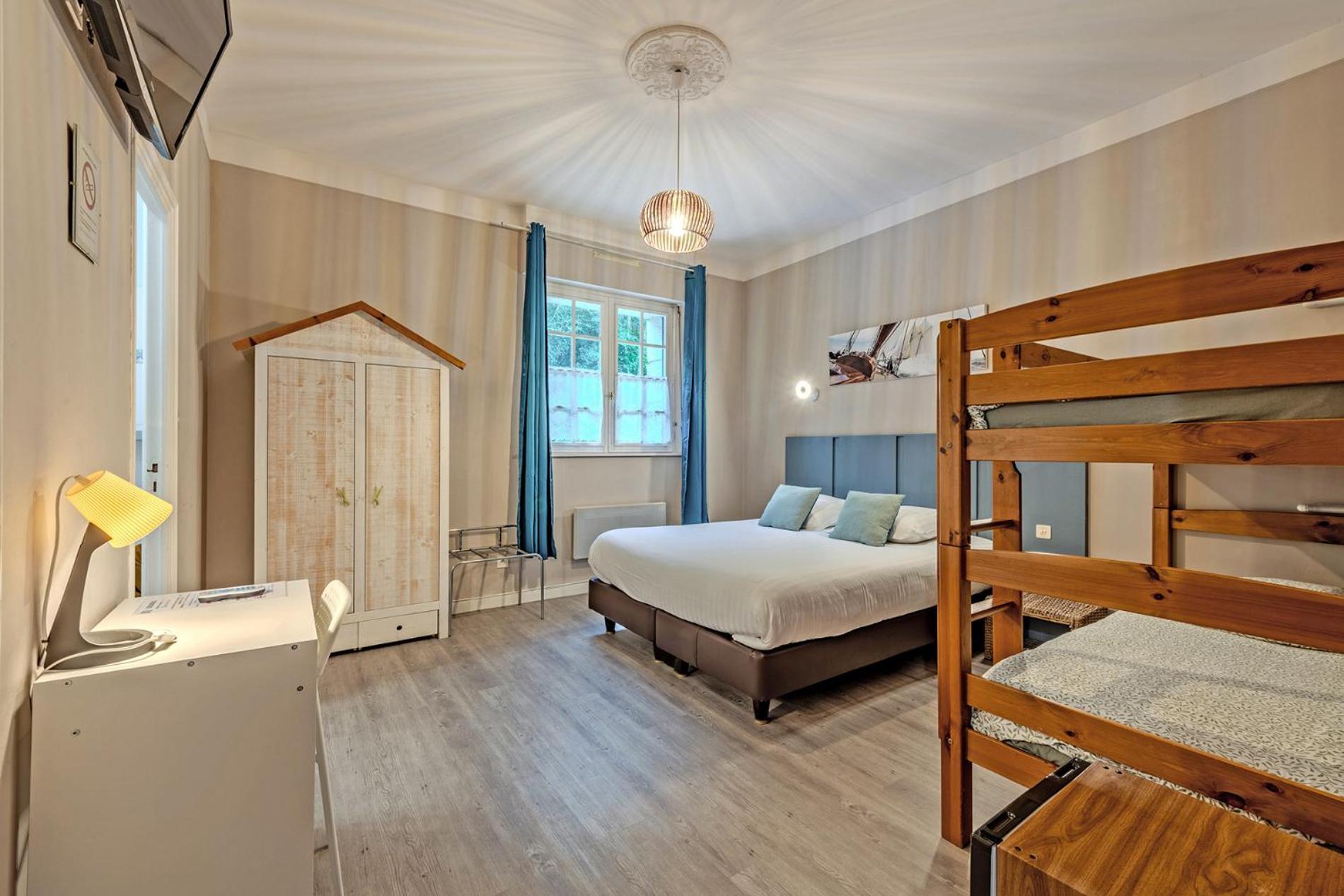 Logis Hotel De La Corniche Брест Екстериор снимка