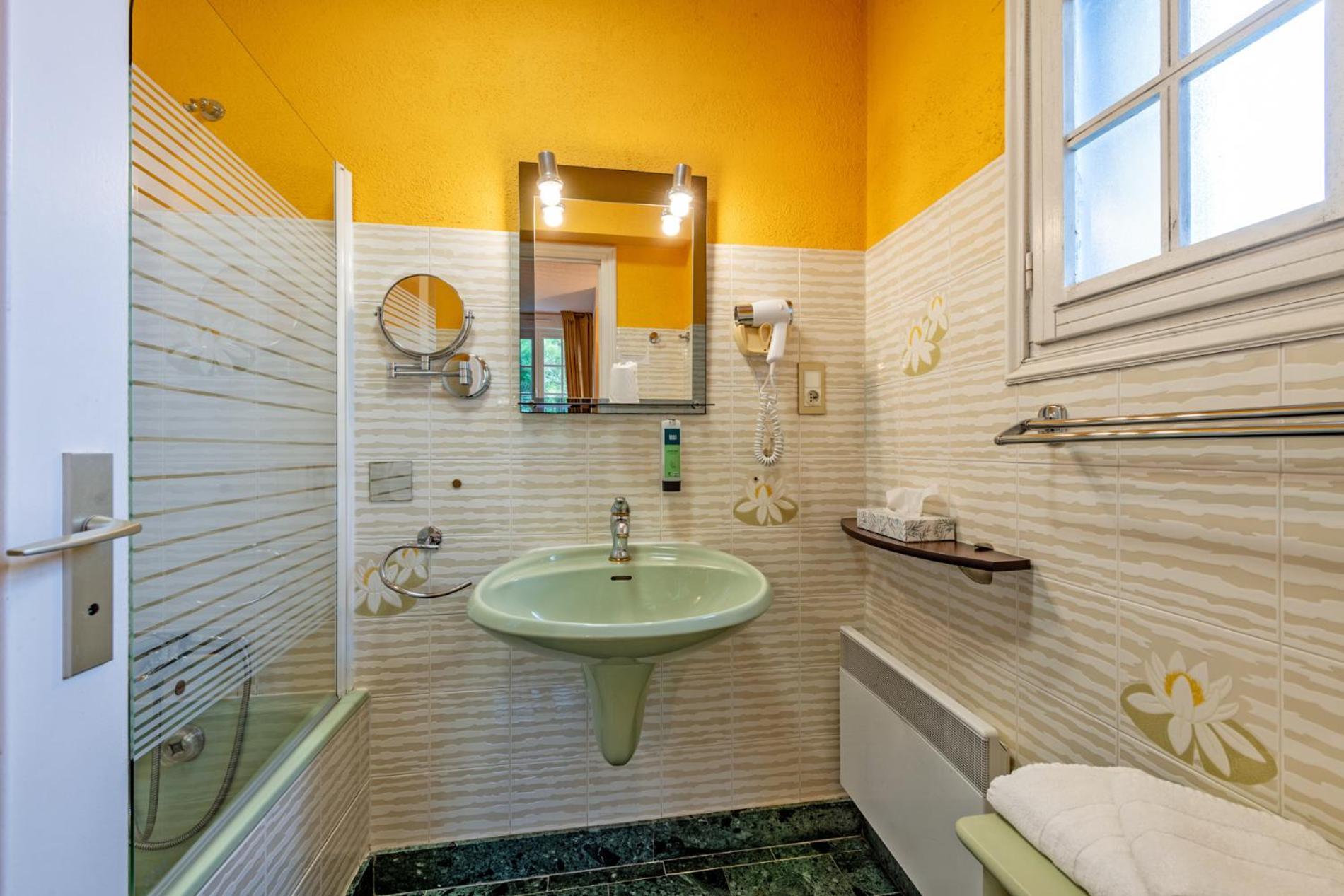Logis Hotel De La Corniche Брест Екстериор снимка