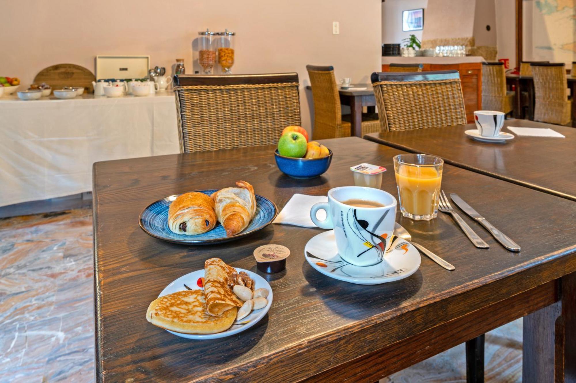 Logis Hotel De La Corniche Брест Екстериор снимка