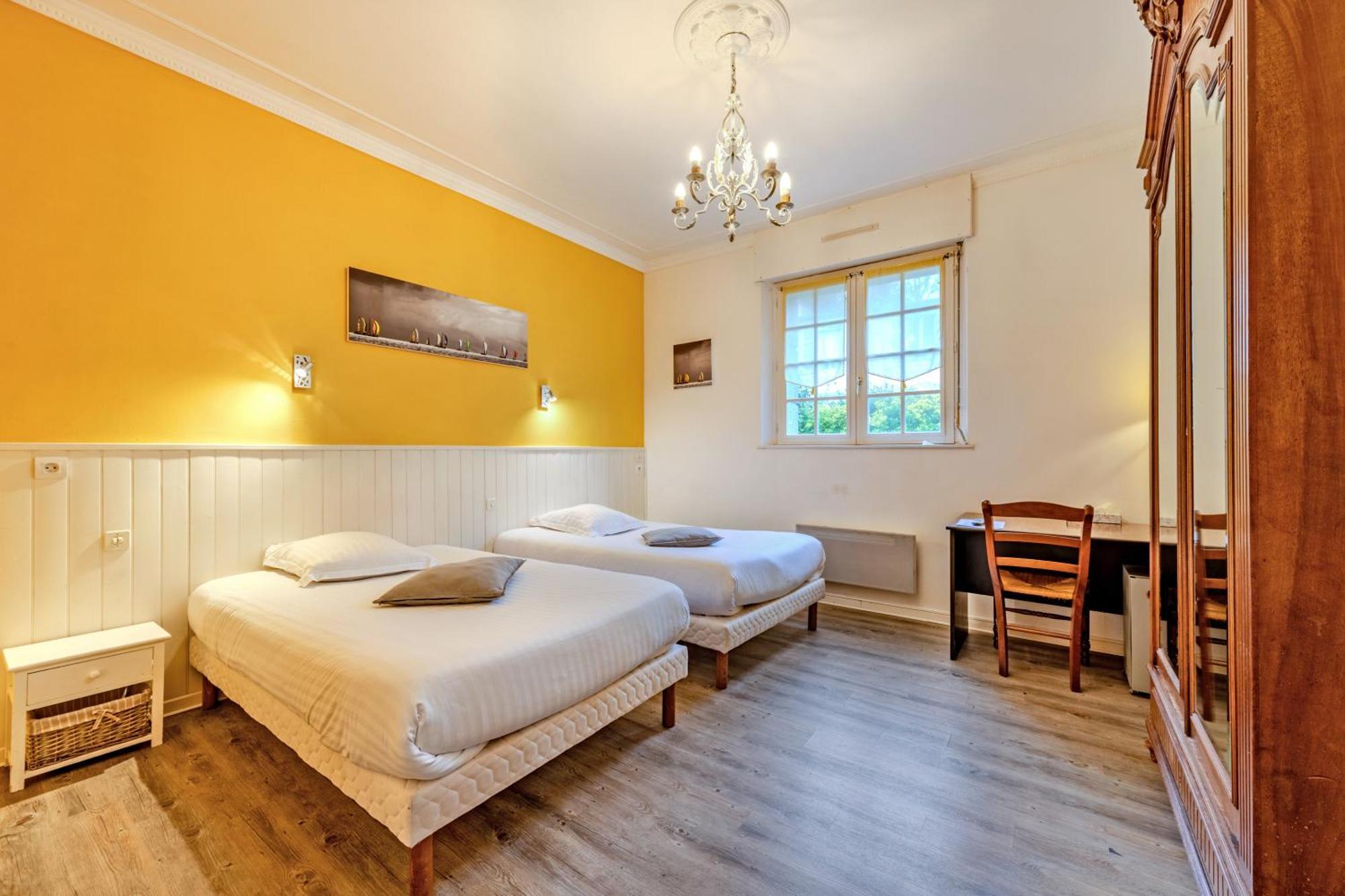 Logis Hotel De La Corniche Брест Екстериор снимка